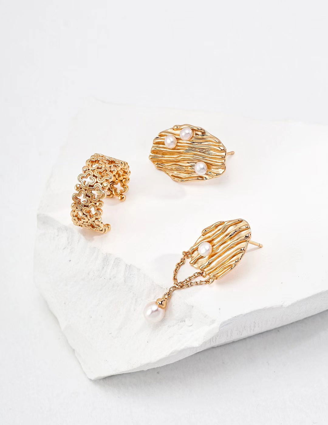 Golden Wave Pearl Earrings - Golden Melody Limited